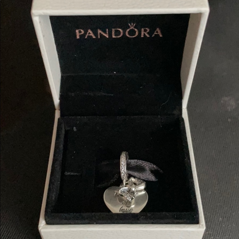Pandora Love Charm - Picture 1 of 3